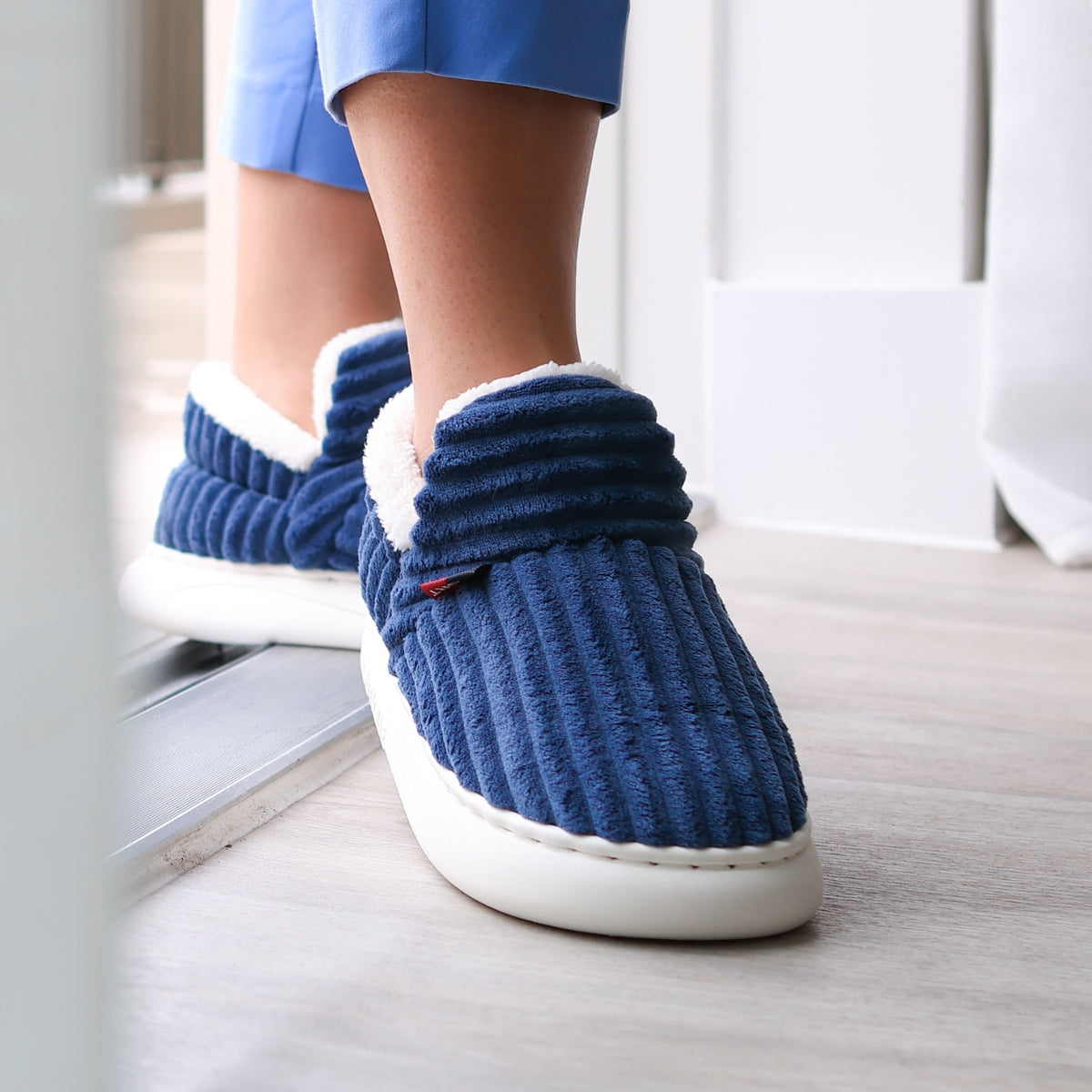 Pluffi | The Cozy & Stylish Slippers.