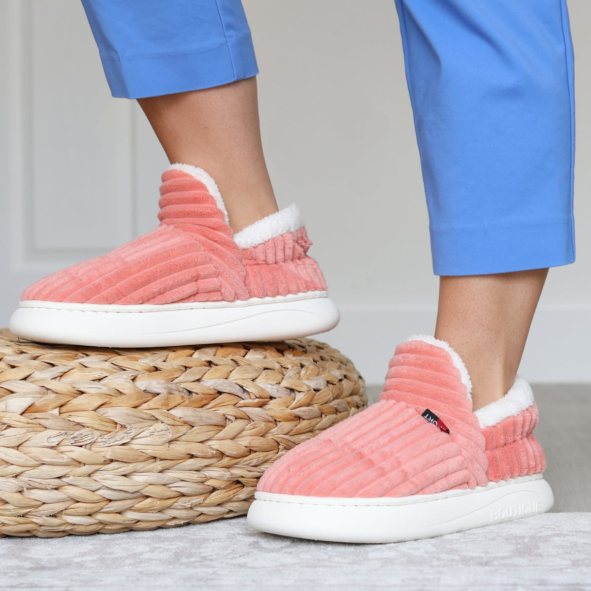 Pluffi | The Cozy & Stylish Slippers.